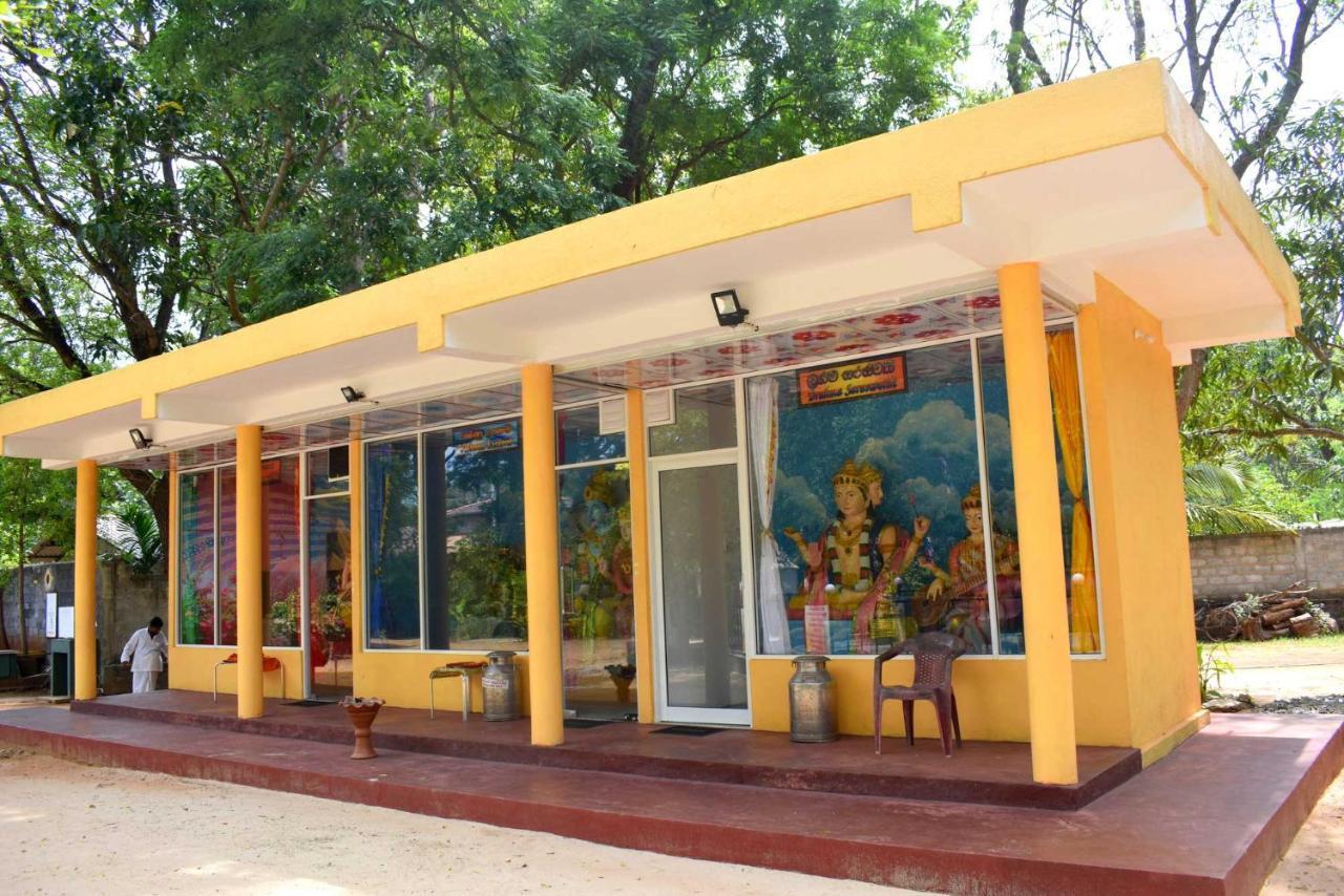 Sri Mayura Holiday Resort Kataragama Ngoại thất bức ảnh