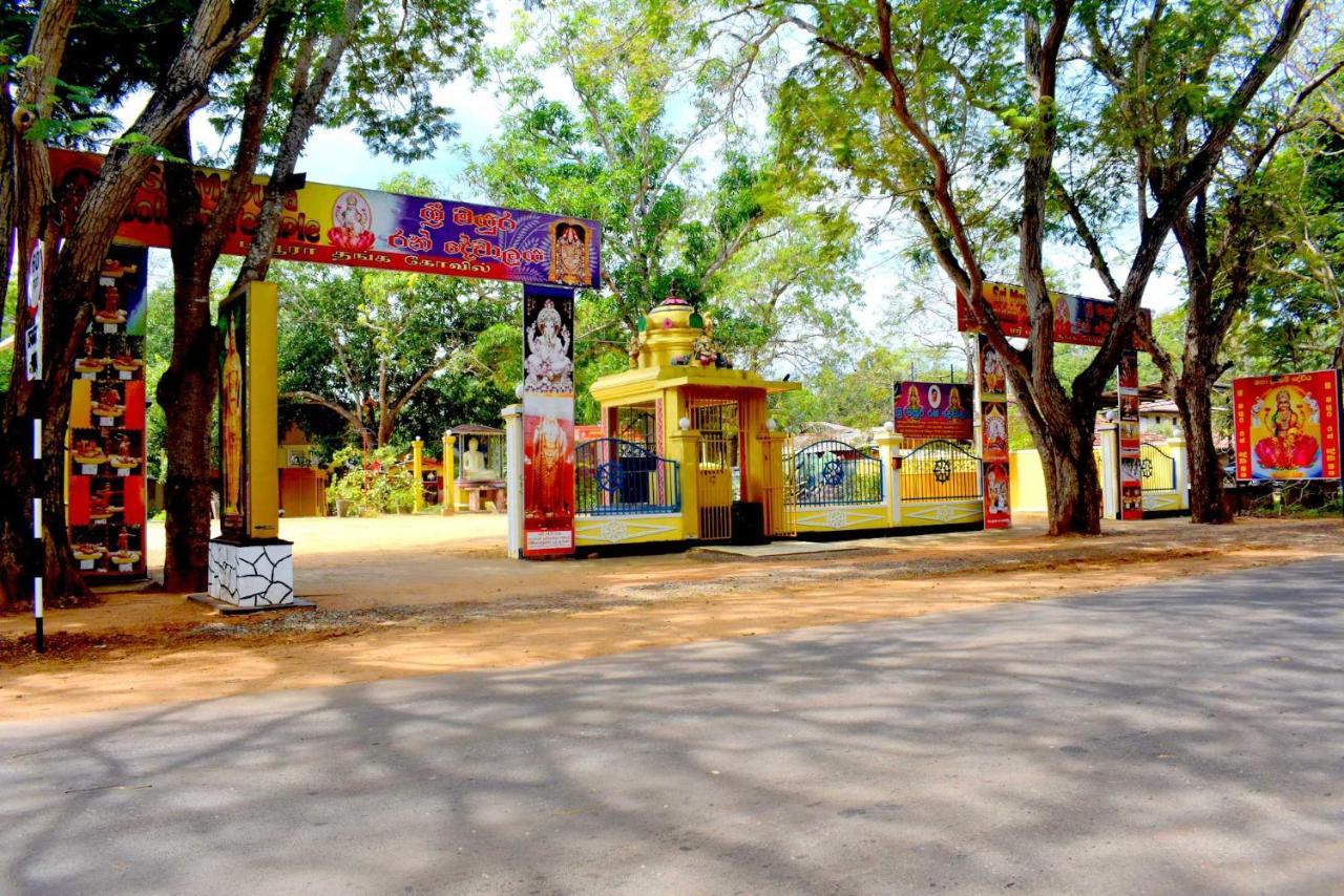 Sri Mayura Holiday Resort Kataragama Ngoại thất bức ảnh