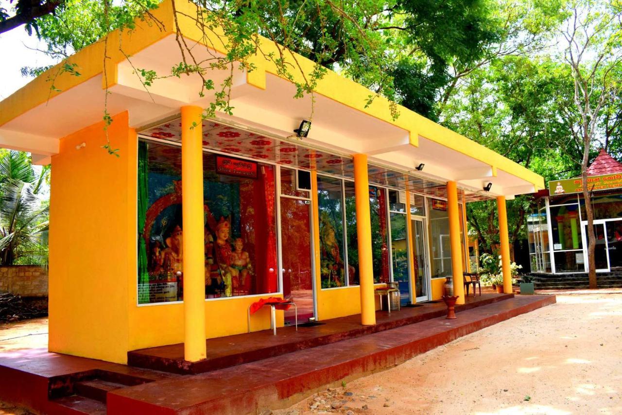 Sri Mayura Holiday Resort Kataragama Ngoại thất bức ảnh