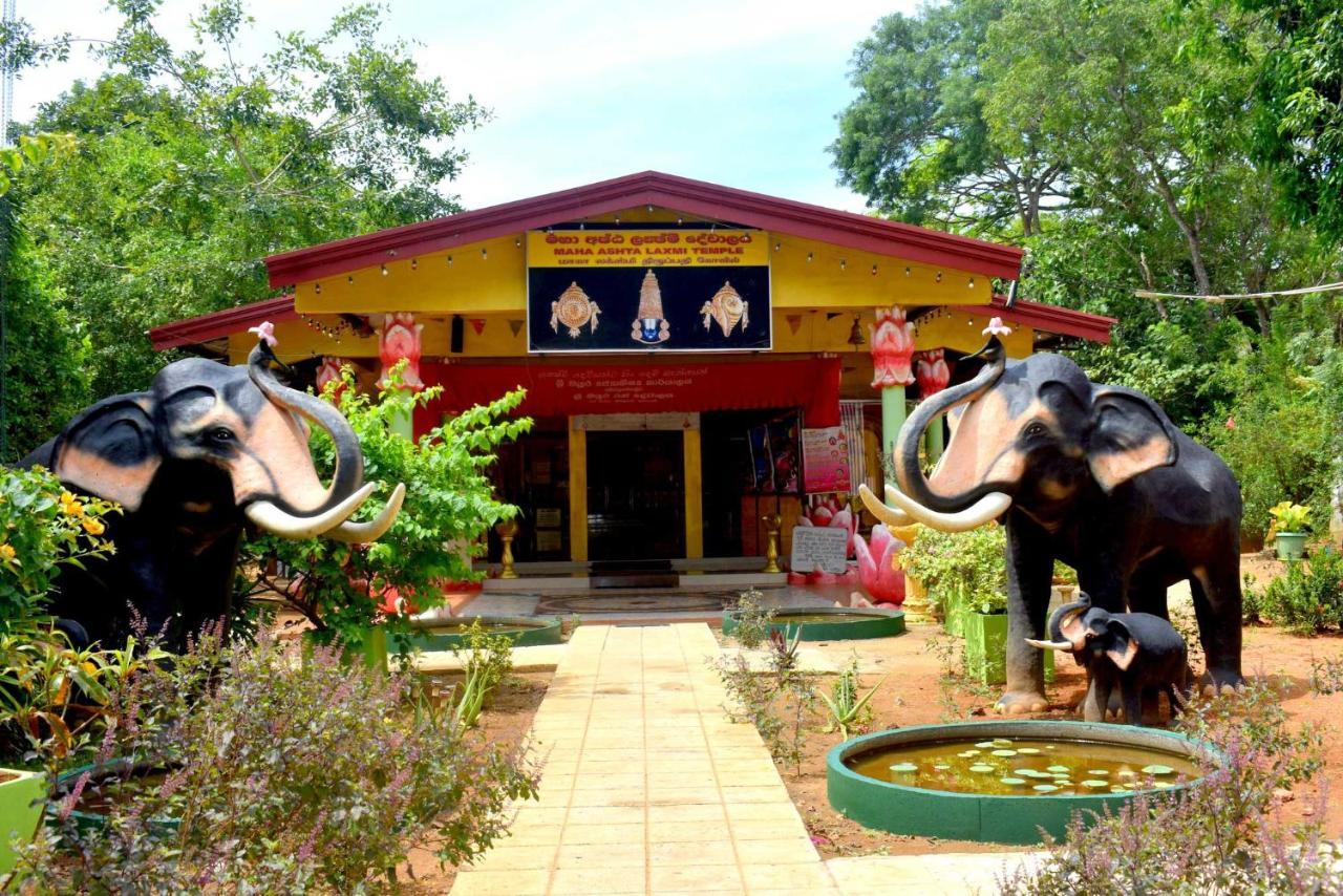 Sri Mayura Holiday Resort Kataragama Ngoại thất bức ảnh